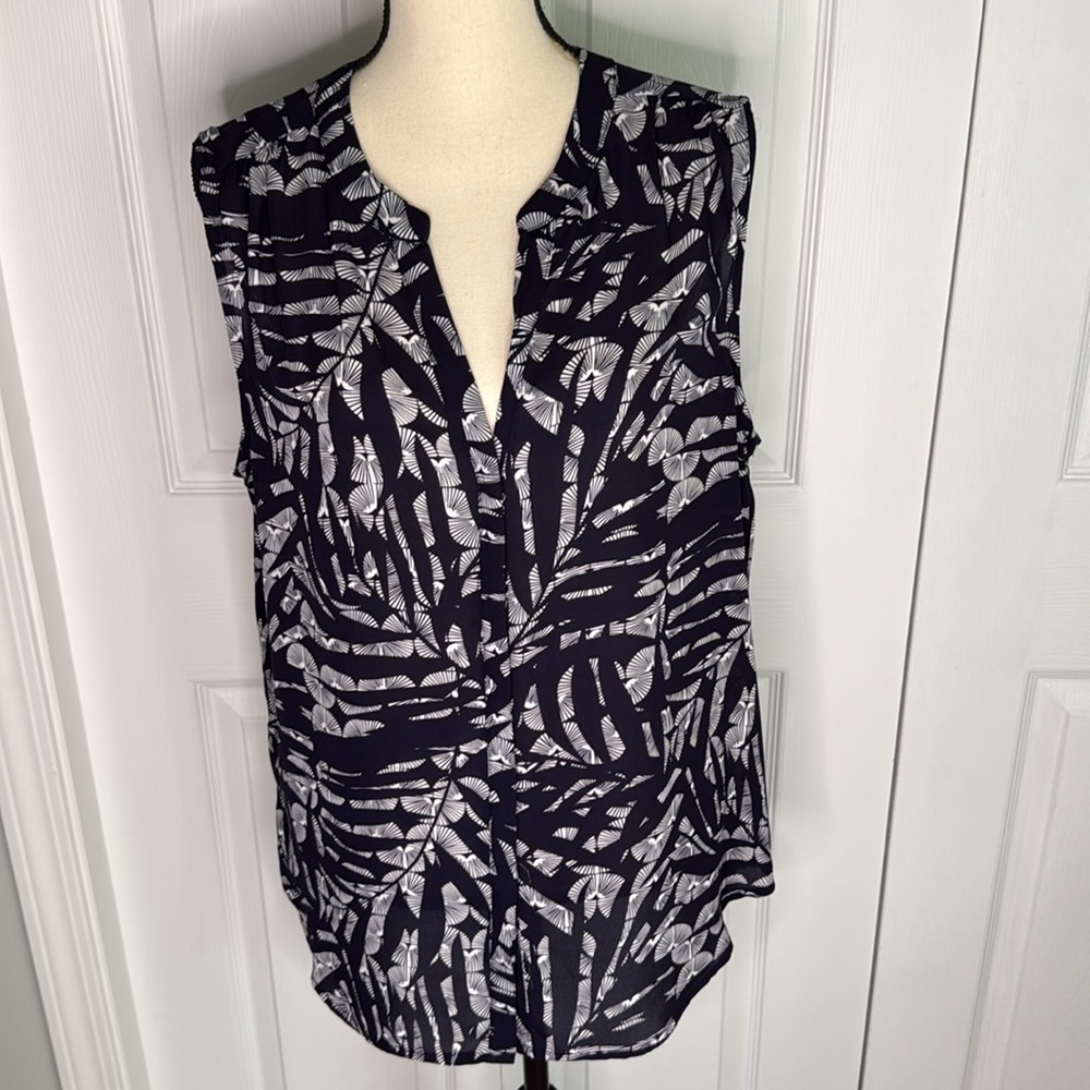 Grace the perfect fit Navy‎ Blue and White Sleeveless Tunic Button Blouse XL